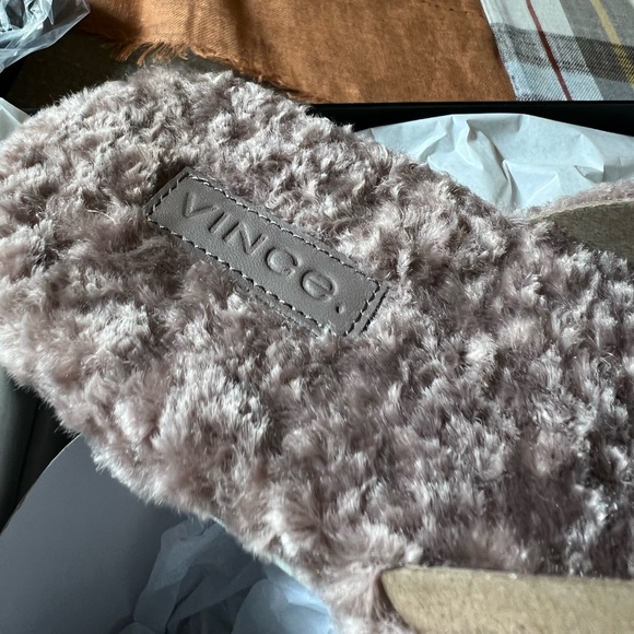 VINCE Kit B Faux Shearling Slippers - Picture 9 of 9